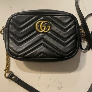 Women's Black GG Marmont Mini Leather Shoulder Bag